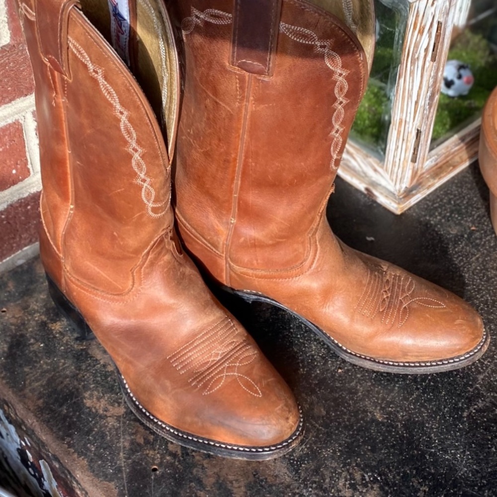 Tony Lama Cowboy Boots - 6 1/2 B